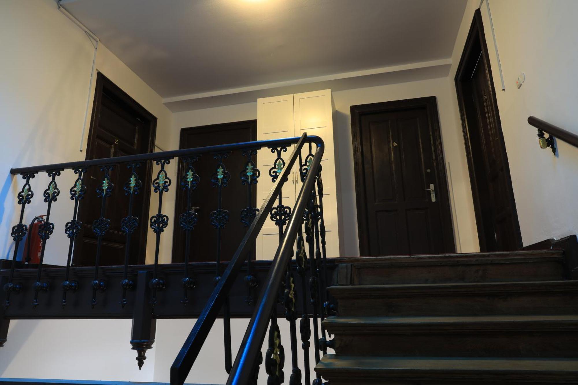 Apartment 05 *