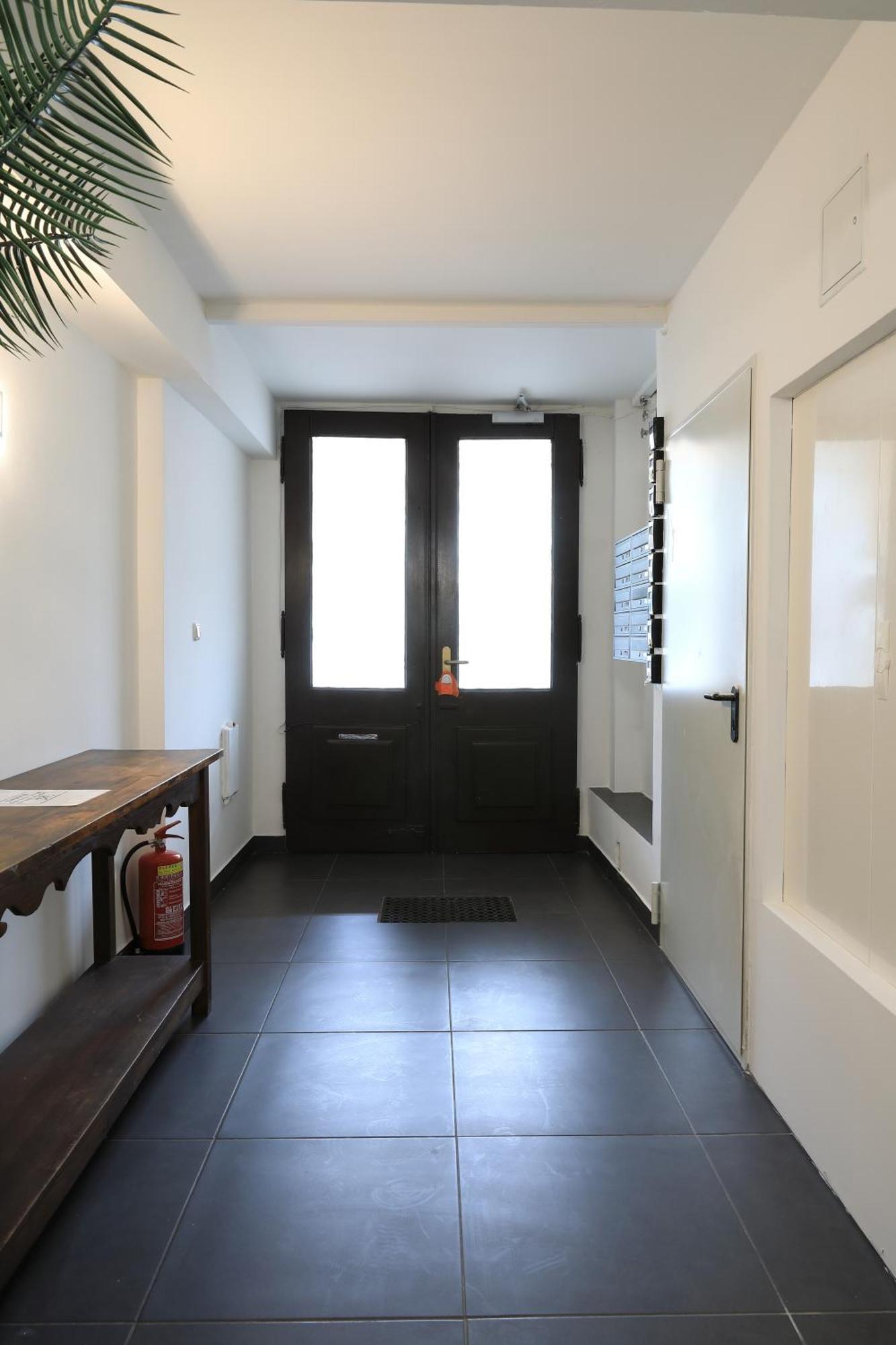Apartment 05 *